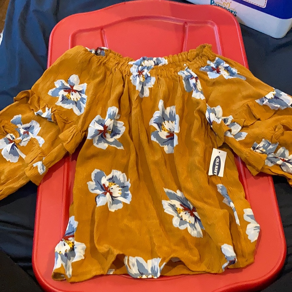 Old Navy girls top size M